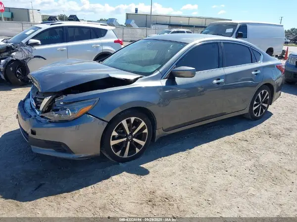 1N4AL3AP8JC103729 2018 NISSAN ALTIMA - Image 2
