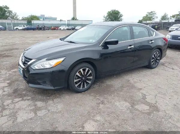 1N4AL3AP8JC105531 2018 NISSAN ALTIMA - Image 2
