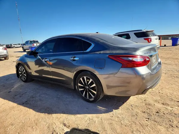 1N4AL3AP8JC105576 2018 NISSAN ALTIMA - Image 2