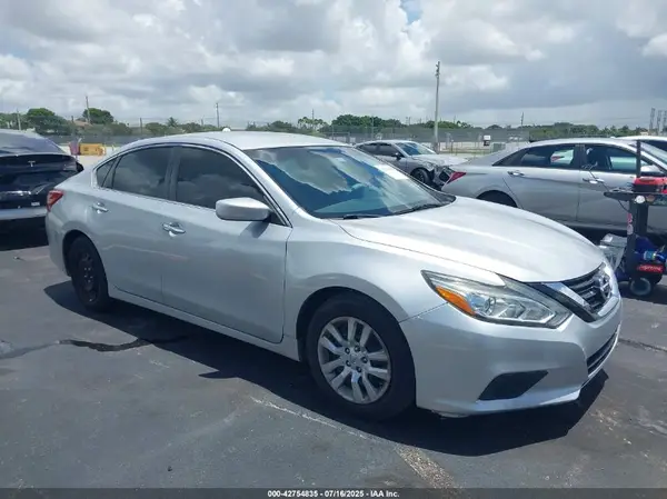 1N4AL3AP8JC106078 2018 NISSAN ALTIMA - Image 1