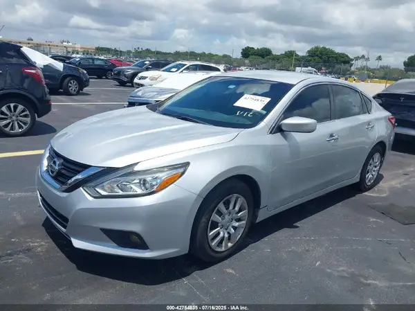 1N4AL3AP8JC106078 2018 NISSAN ALTIMA - Image 2