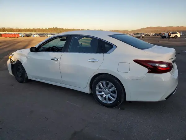 1N4AL3AP8JC107067 2018 NISSAN ALTIMA - Image 2
