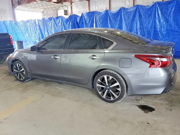 1N4AL3AP8JC110468 2018 NISSAN ALTIMA - Image 2