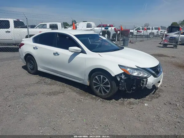 1N4AL3AP8JC111572 2018 NISSAN ALTIMA - Image 1