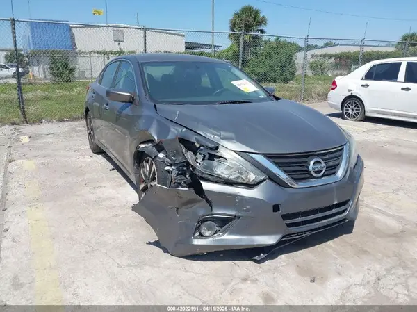 1N4AL3AP8JC113841 2018 NISSAN ALTIMA - Image 1