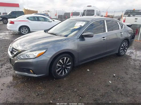 1N4AL3AP8JC114696 2018 NISSAN ALTIMA - Image 2