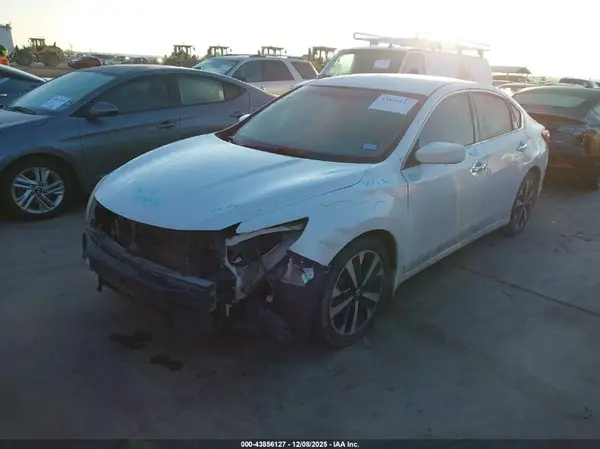 1N4AL3AP8JC116948 2018 NISSAN ALTIMA - Image 2