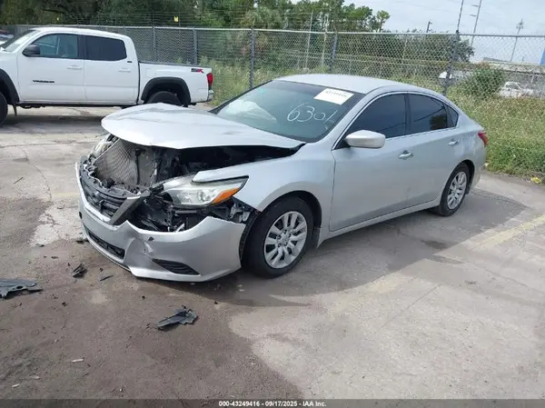 1N4AL3AP8JC126301 2018 NISSAN ALTIMA - Image 2
