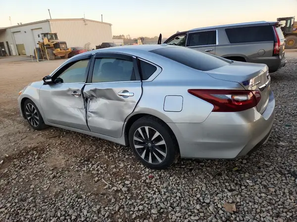 1N4AL3AP8JC126380 2018 NISSAN ALTIMA - Image 2