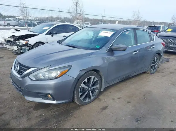 1N4AL3AP8JC129313 2018 NISSAN ALTIMA - Image 2