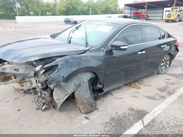 1N4AL3AP8JC129568 2018 NISSAN ALTIMA - Image 2