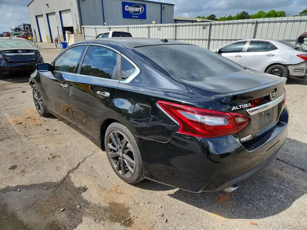 1N4AL3AP8JC133877 2018 NISSAN ALTIMA - Image 2