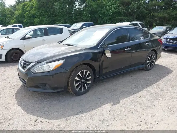 1N4AL3AP8JC135774 2018 NISSAN ALTIMA - Image 2
