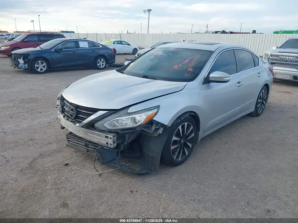 1N4AL3AP8JC136195 2018 NISSAN ALTIMA - Image 2