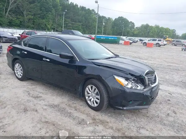 1N4AL3AP8JC137556 2018 NISSAN ALTIMA - Image 1