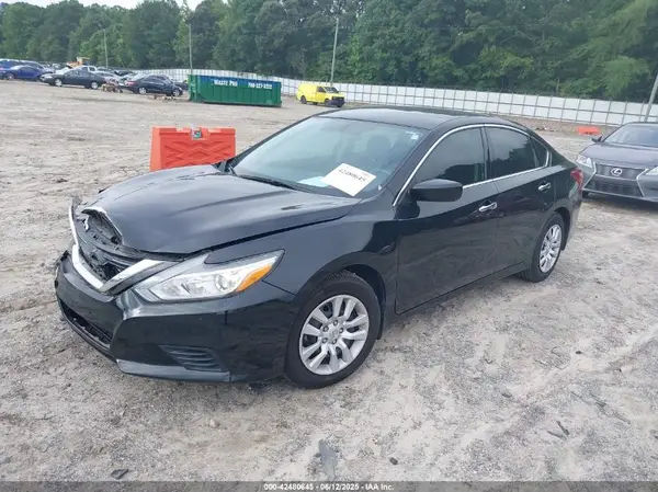 1N4AL3AP8JC137556 2018 NISSAN ALTIMA - Image 2