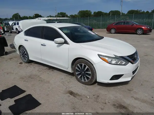 1N4AL3AP8JC144488 2018 NISSAN ALTIMA - Image 1