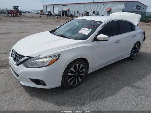 1N4AL3AP8JC144488 2018 NISSAN ALTIMA - Image 2