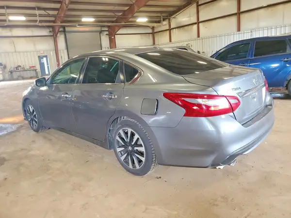 1N4AL3AP8JC146760 2018 NISSAN ALTIMA - Image 2