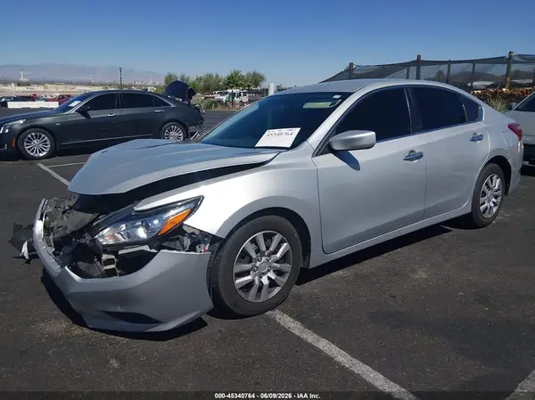 1N4AL3AP8JC148329 2018 NISSAN ALTIMA - Image 2