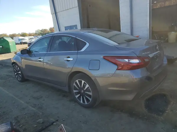 1N4AL3AP8JC153465 2018 NISSAN ALTIMA - Image 2