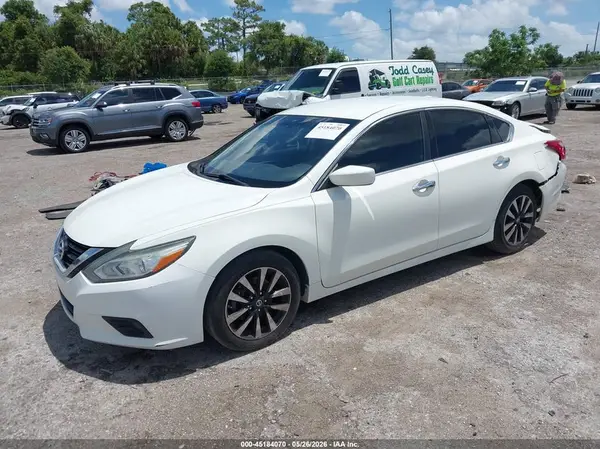 1N4AL3AP8JC153644 2018 NISSAN ALTIMA - Image 2