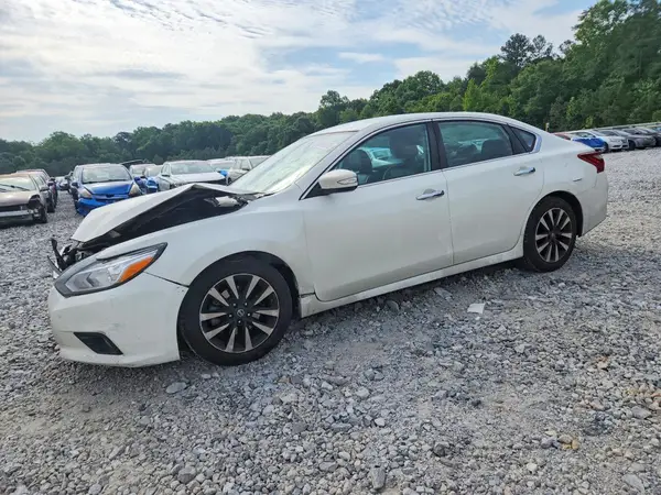 1N4AL3AP8JC153899 2018 NISSAN ALTIMA - Image 1