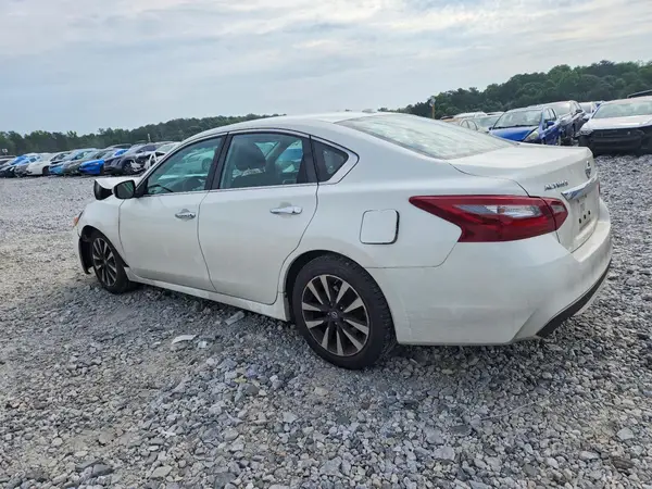 1N4AL3AP8JC153899 2018 NISSAN ALTIMA - Image 2