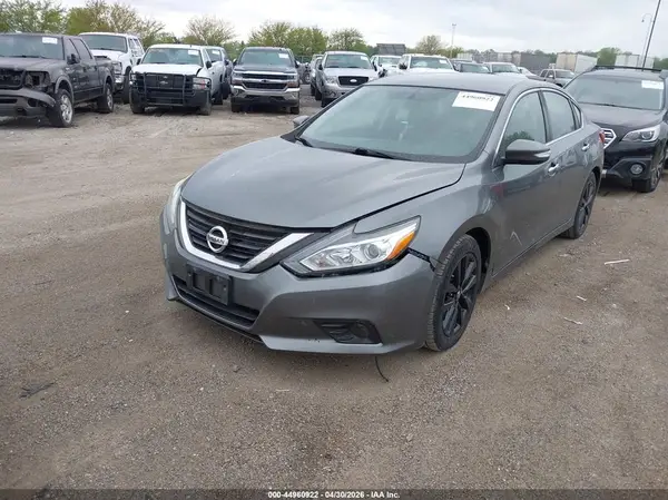 1N4AL3AP8JC156561 2018 NISSAN ALTIMA - Image 2