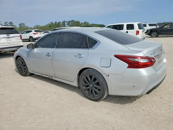 1N4AL3AP8JC157497 2018 NISSAN ALTIMA - Image 2