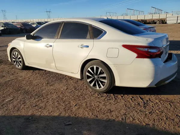 1N4AL3AP8JC157774 2018 NISSAN ALTIMA - Image 2