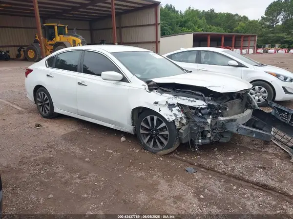 1N4AL3AP8JC158021 2018 NISSAN ALTIMA - Image 1