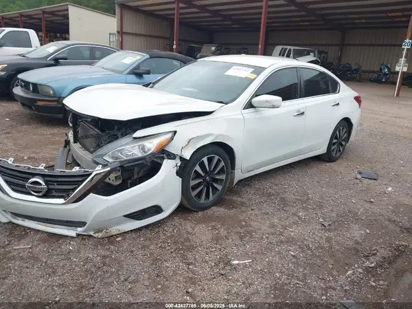 1N4AL3AP8JC158021 2018 NISSAN ALTIMA - Image 2