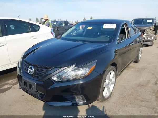 1N4AL3AP8JC158780 2018 NISSAN ALTIMA - Image 2