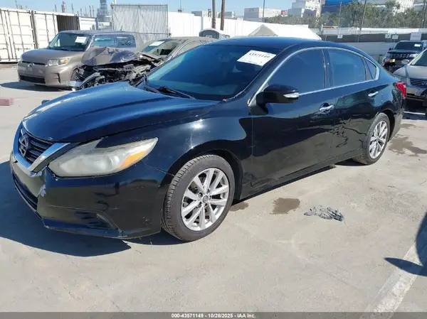 1N4AL3AP8JC164627 2018 NISSAN ALTIMA - Image 2