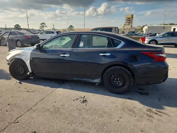 1N4AL3AP8JC165096 2018 NISSAN ALTIMA - Image 2