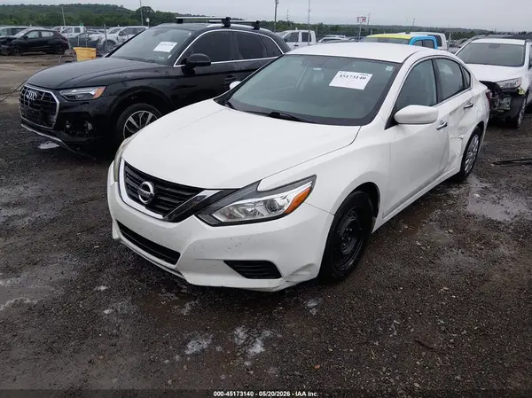 1N4AL3AP8JC165678 2018 NISSAN ALTIMA - Image 2