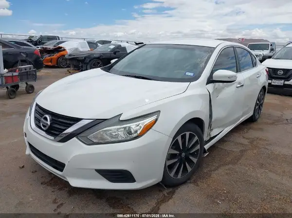 1N4AL3AP8JC167317 2018 NISSAN ALTIMA - Image 2