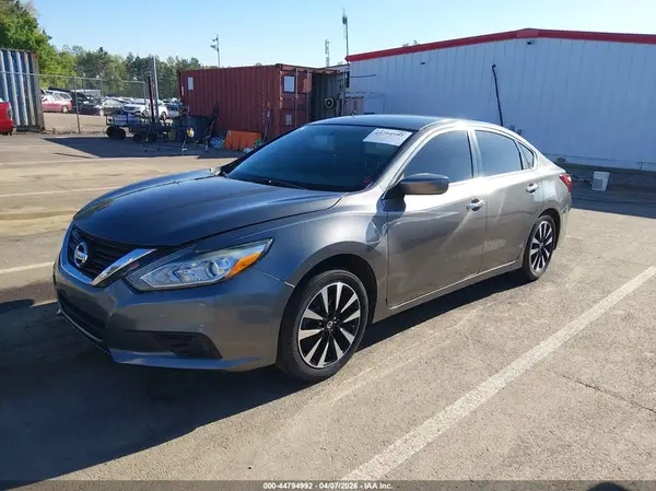 1N4AL3AP8JC168922 2018 NISSAN ALTIMA - Image 2