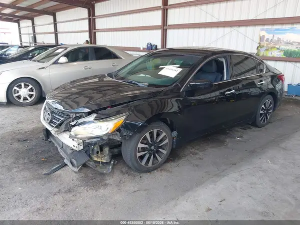 1N4AL3AP8JC169651 2018 NISSAN ALTIMA - Image 2