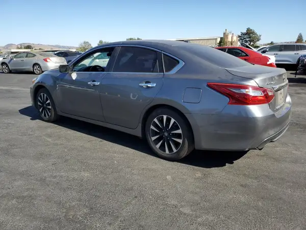 1N4AL3AP8JC172632 2018 NISSAN ALTIMA - Image 2