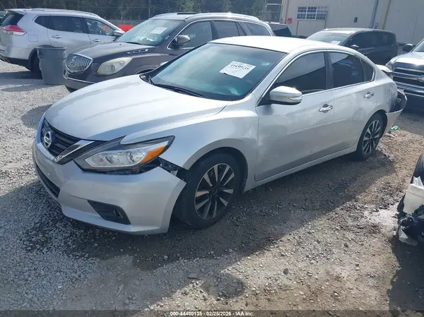 1N4AL3AP8JC173019 2018 NISSAN ALTIMA - Image 2