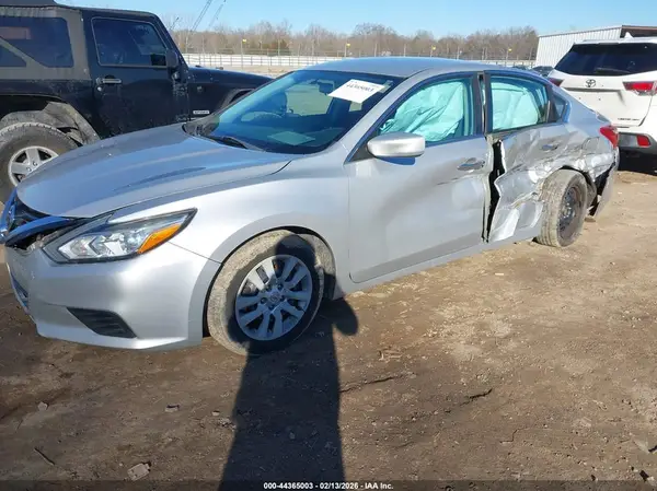 1N4AL3AP8JC173523 2018 NISSAN ALTIMA - Image 2