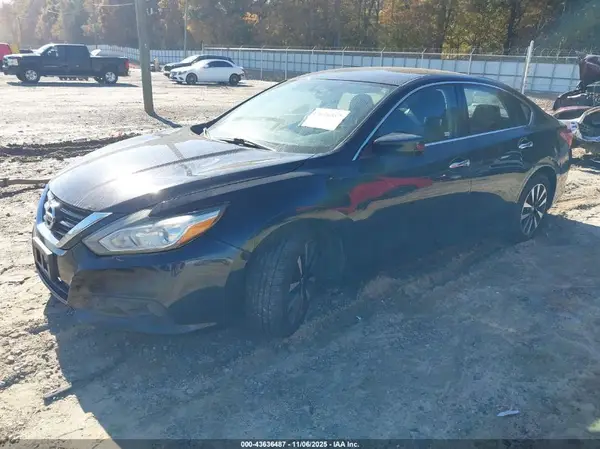 1N4AL3AP8JC175949 2018 NISSAN ALTIMA - Image 2