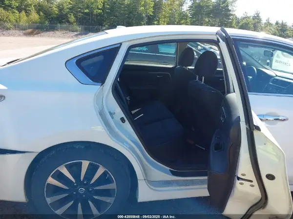1N4AL3AP8JC176650 2018 NISSAN ALTIMA - Image 8