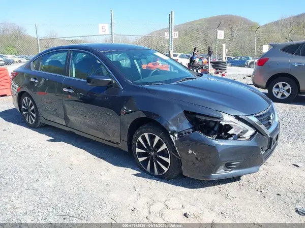 1N4AL3AP8JC179774 2018 NISSAN ALTIMA - Image 1