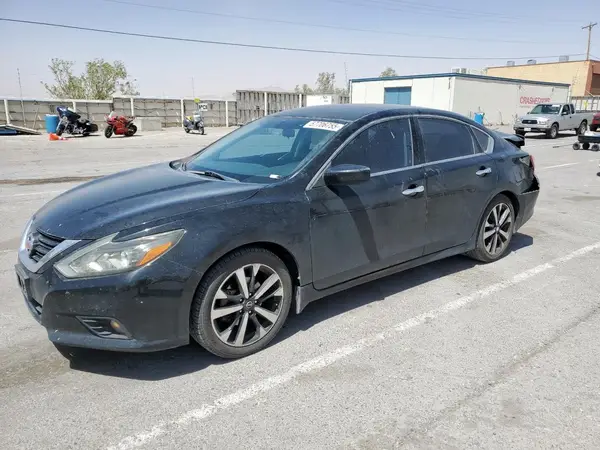 1N4AL3AP8JC180472 2018 NISSAN ALTIMA - Image 1