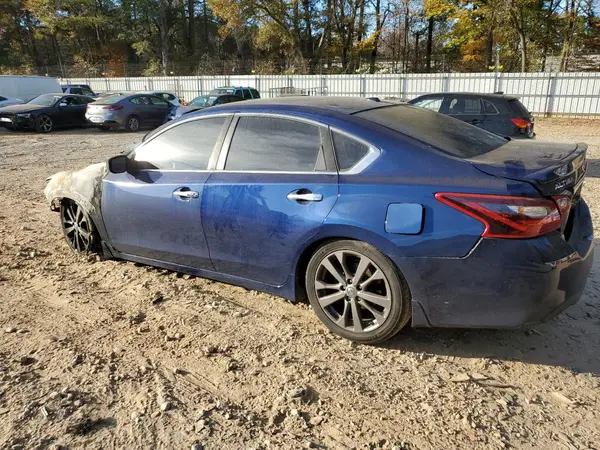 1N4AL3AP8JC181895 2018 NISSAN ALTIMA - Image 2