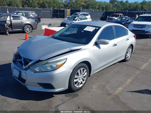 1N4AL3AP8JC183064 2018 NISSAN ALTIMA - Image 2