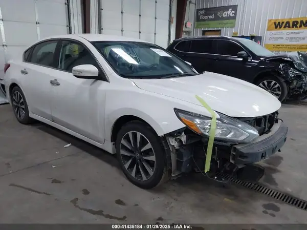 1N4AL3AP8JC184831 2018 NISSAN ALTIMA - Image 1